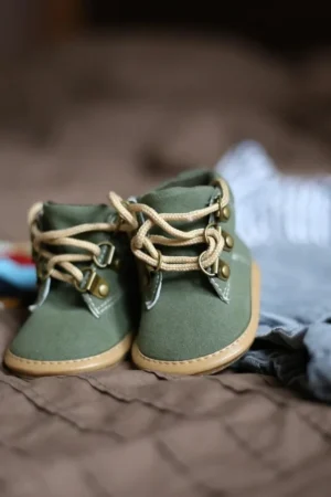 Subtelne dekoracje i wyjątkowe prezenty do pokoju niemowlaka